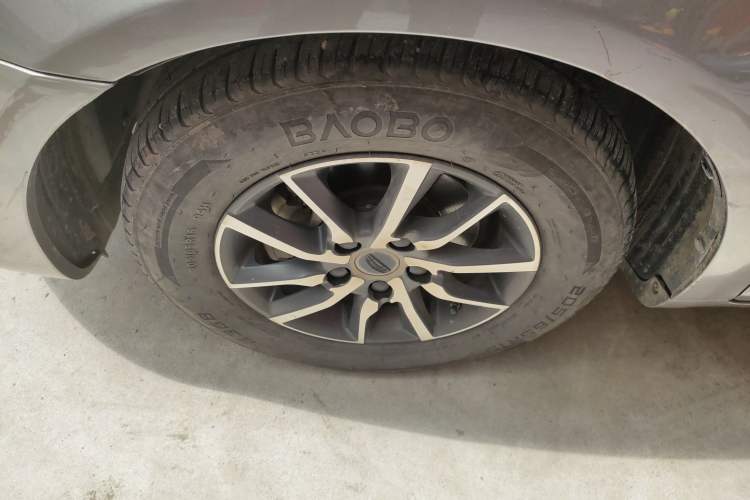 Used Geely Auto Emgrand 2019 Leading Edition 1.5L CVT Luxury Model China VI Standard Left Front Wheel Hub