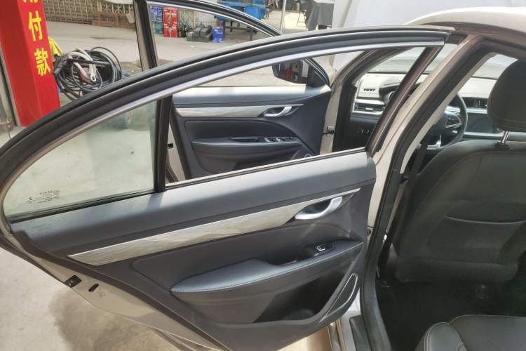 Used Geely Auto Emgrand 2019 Leading Edition 1.5L CVT Luxury Model China VI Standard Left Rear Door Interior