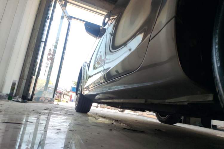 Used Geely Auto Emgrand 2019 Leading Edition 1.5L Manual Upgraded Connectivity Model China VI Standard Left Side Sill