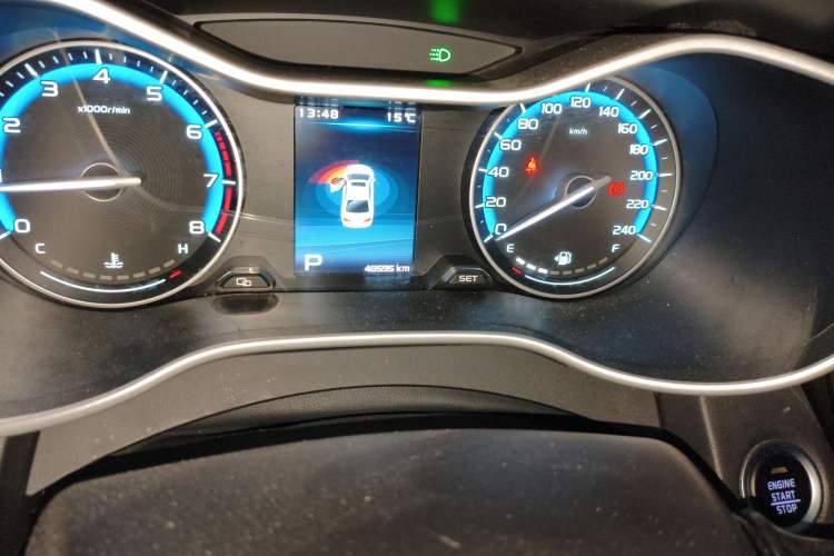 Used Geely Auto Emgrand 2019 Leading Edition 1.5L CVT Luxury Model China VI Standard Odometer Close Up