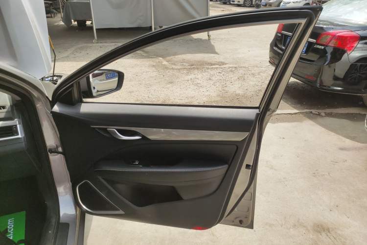 Used Geely Auto Emgrand 2019 Leading Edition 1.5L CVT Luxury Model China VI Standard Right Front Door Interior