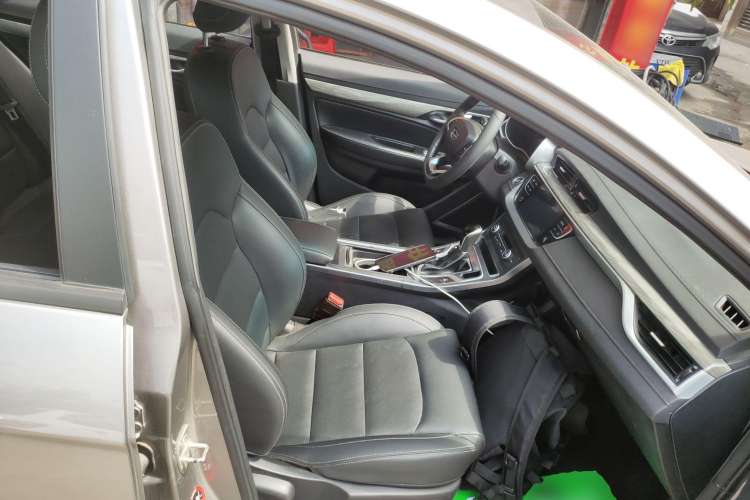 Used Geely Auto Emgrand 2019 Leading Edition 1.5L CVT Luxury Model China VI Standard Right Front Seat
