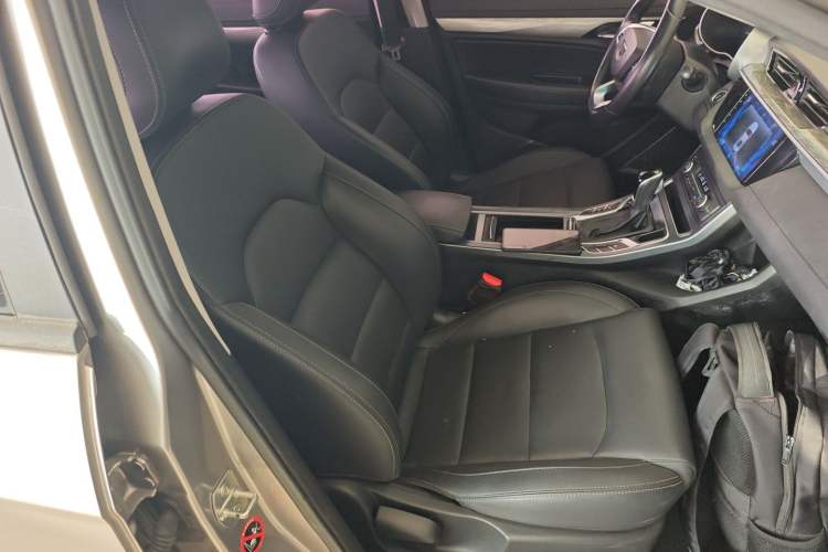 Used Geely Auto Emgrand 2019 Leading Edition 1.5L CVT Luxury Model China VI Standard Right Front Seat