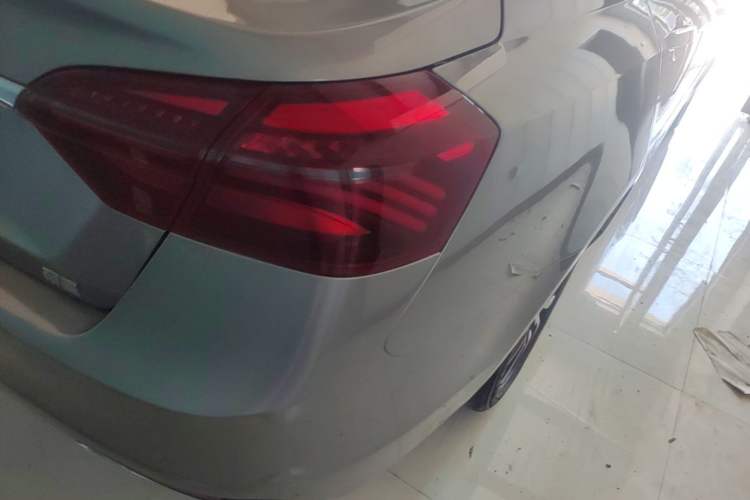 Used Geely Auto Emgrand 2019 Leading Edition 1.5L Manual Upgraded Connectivity Model China VI Standard Right Rear Taillight