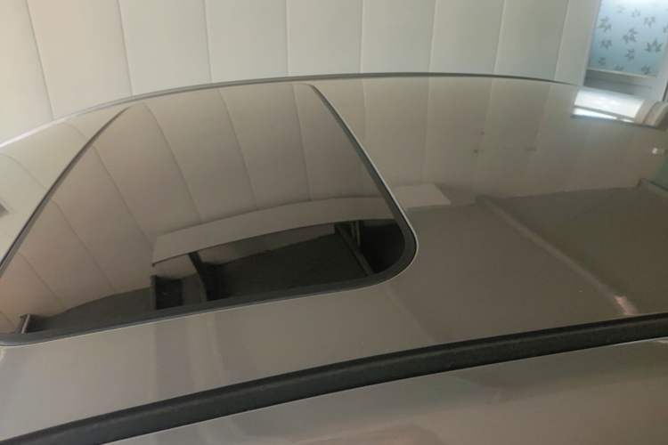 Used Geely Auto Emgrand 2019 Leading Edition 1.5L Manual Upgraded Connectivity Model China VI Standard Roof