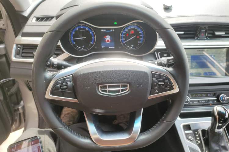 Used Geely Auto Emgrand 2019 Leading Edition 1.5L CVT Luxury Model China VI Standard Steering Wheel