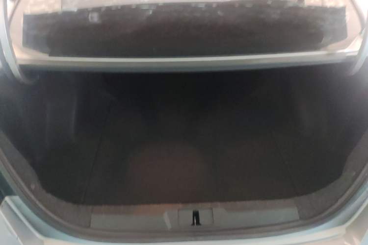 Used Geely Auto Emgrand 2019 Leading Edition 1.5L Manual Upgraded Connectivity Model China VI Standard Trunk