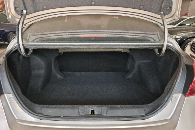 Used Geely Auto Emgrand 2019 Leading Edition 1.5L CVT Luxury Model China VI Standard Trunk