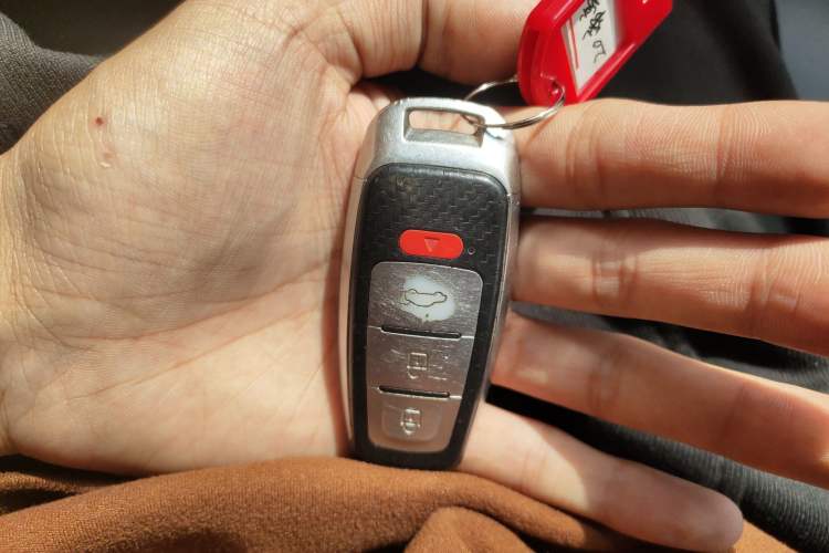 Used Geely Auto Emgrand 2019 Leading Edition 1.5L CVT Luxury Model China VI Standard Vehicle Key