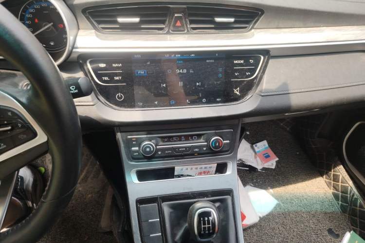 Used Geely Auto Emgrand 2019 Leading Edition 1.5L Manual Luxury Model China VI Standard Audio And AC Panel