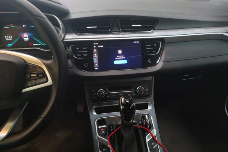 Used Geely Auto Emgrand 2019 Leading Edition 1.5L CVT Upward-Connected Model China VI Standard Audio And AC Panel