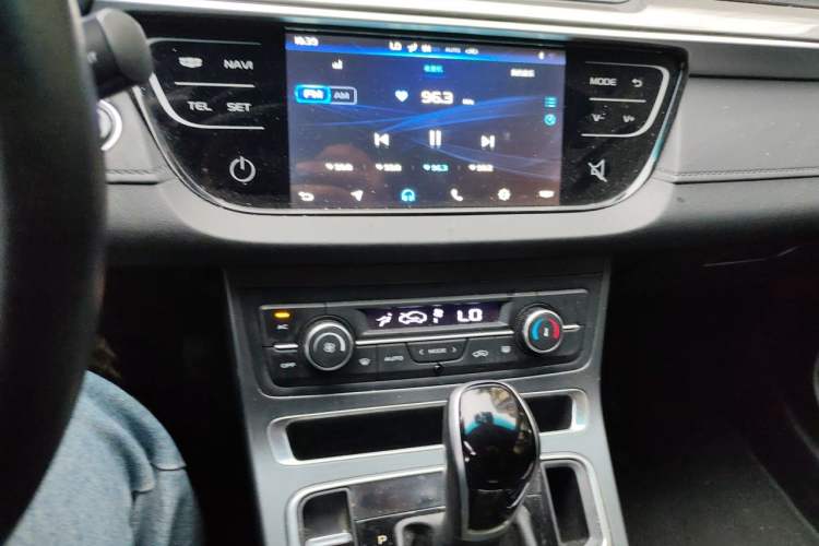 Used Geely Auto Emgrand 2019 Leading Edition 1.5L CVT Luxury Model China VI Standard Audio And AC Panel