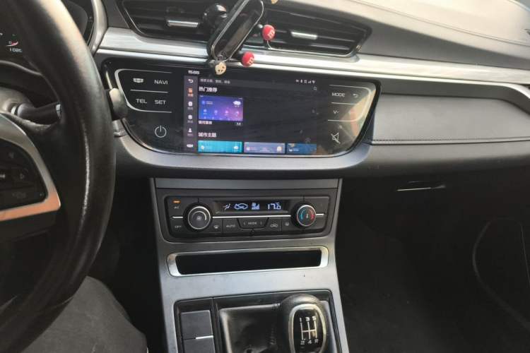 Used Geely Auto Emgrand 2019 Leading Edition 1.5L Manual Upgraded Connectivity Model China VI Standard Audio And AC Panel
