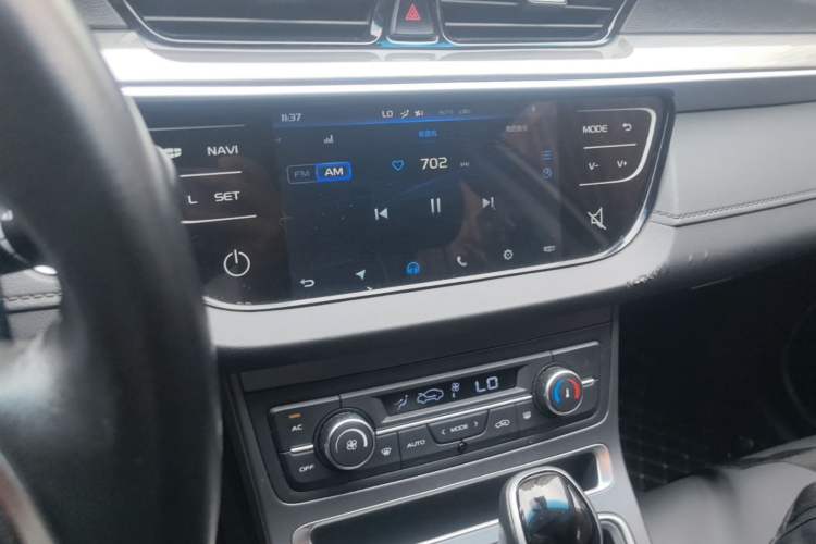 Used Geely Auto Emgrand 2019 Leading Edition 1.5L CVT Luxury Model China VI Standard Audio And AC Panel