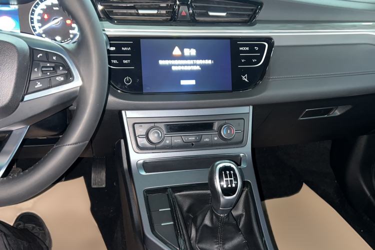 Used Geely Auto Emgrand 2019 Leading Edition 1.5L Manual Luxury Model China VI Standard Audio And AC Panel