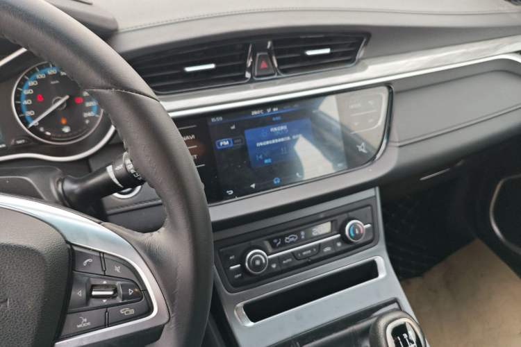 Used Geely Auto Emgrand 2019 Leading Edition 1.5L Manual Luxury Model China VI Standard Audio And AC Panel