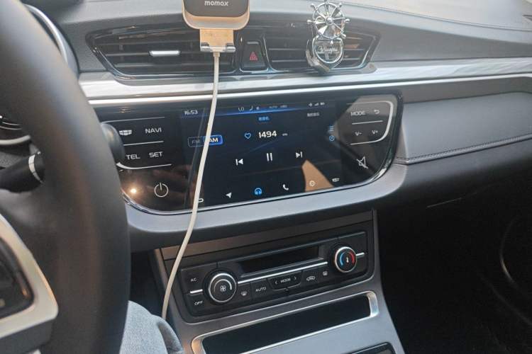 Used Geely Auto Emgrand 2019 Leading Edition 1.5L Manual Luxury Model China V Standard Audio And AC Panel