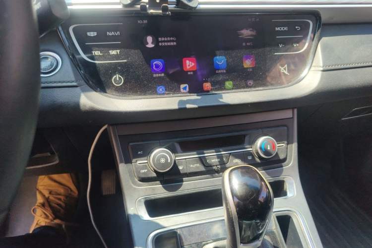 Used Geely Auto Emgrand 2019 Leading Edition 1.5L CVT Upward Asian Games Edition China VI Audio And AC Panel