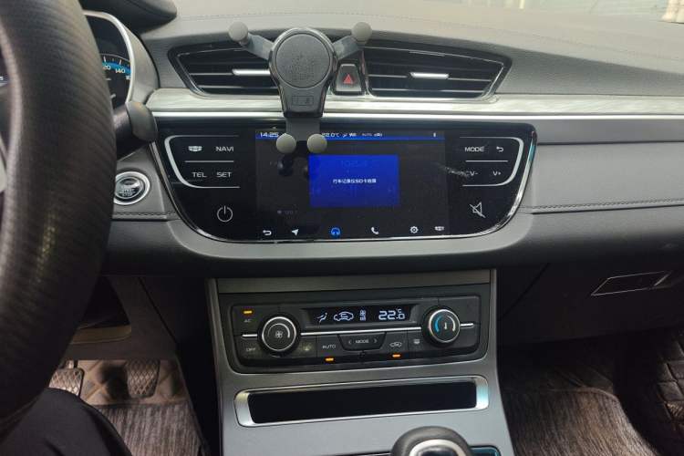 Used Geely Auto Emgrand 2019 Leading Edition 1.5L Manual Luxury Model China VI Standard Audio And AC Panel
