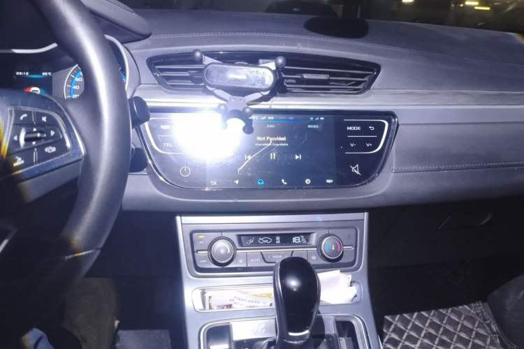 Used Geely Auto Emgrand 2019 Leading Edition 1.5L CVT Luxury Model China VI Standard Audio And AC Panel