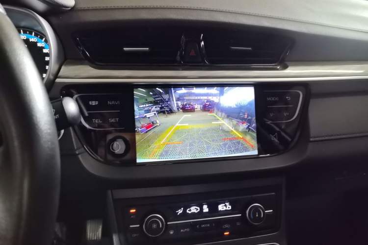 Used Geely Auto Emgrand 2019 Leading Edition 1.5L CVT Luxury Model China VI Standard Audio And AC Panel
