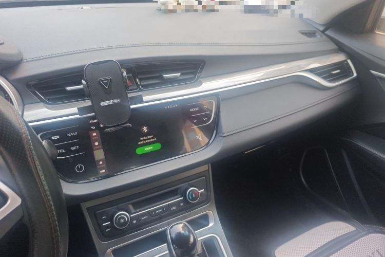 Used Geely Auto Emgrand 2019 Leading Edition 1.5L CVT Upward-Connected Model China VI Standard Audio And AC Panel