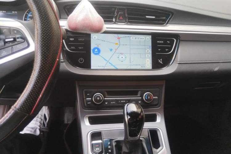 Used Geely Auto Emgrand 2019 Leading Edition 1.5L CVT Luxury Model China VI Standard Audio And AC Panel