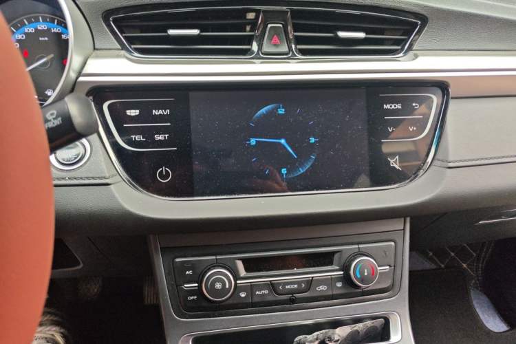 Used Geely Auto Emgrand 2019 Leading Edition 1.5L Manual Luxury Model China VI Standard Audio And AC Panel