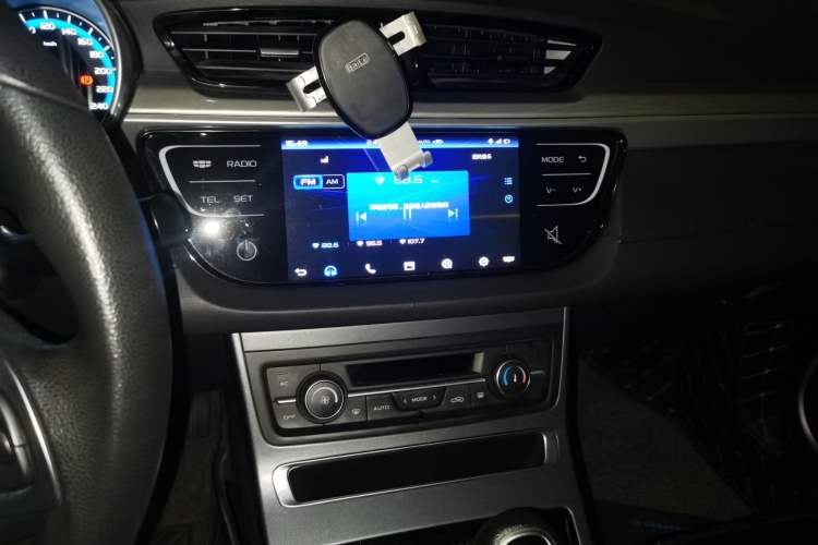 Used Geely Auto Emgrand 2019 Leading Edition 1.5L Manual Upgraded Connectivity Model China VI Standard Audio And AC Panel