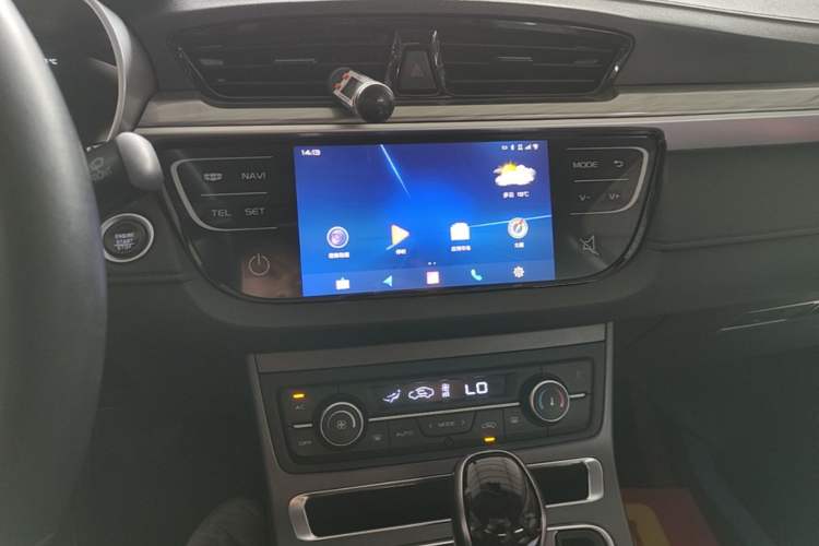 Used Geely Auto Emgrand 2019 Leading Edition 1.5L CVT Upward Asian Games Edition China VI Audio And AC Panel