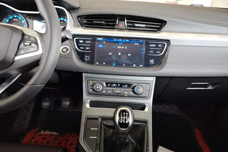 Used Geely Auto Emgrand 2019 Leading Edition 1.5L Manual Luxury Model China VI Standard Audio And AC Panel