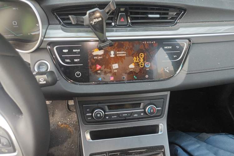 Used Geely Auto Emgrand 2019 Leading Edition 1.5L Manual Upgraded Connectivity Model China VI Standard Audio And AC Panel