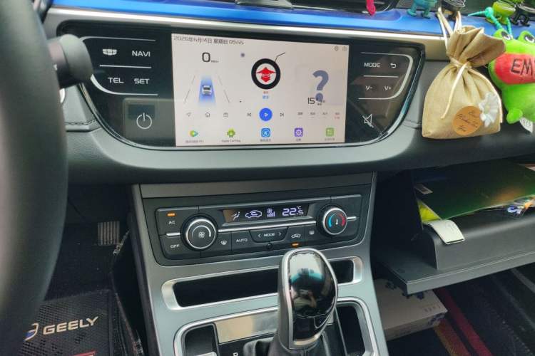Used Geely Auto Emgrand 2019 Leading Edition 1.5L CVT Luxury Model China VI Standard Audio And AC Panel