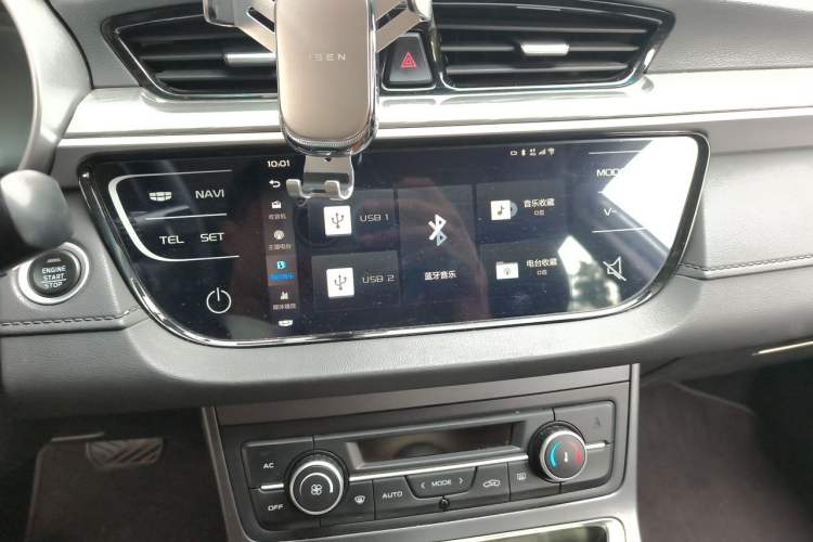 Used Geely Auto Emgrand 2019 Leading Edition 1.5L CVT Upward Asian Games Edition China VI Audio And AC Panel