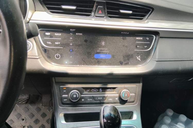 Used Geely Auto Emgrand 2019 Leading Edition 1.5L CVT Upward Asian Games Edition China VI Audio And AC Panel