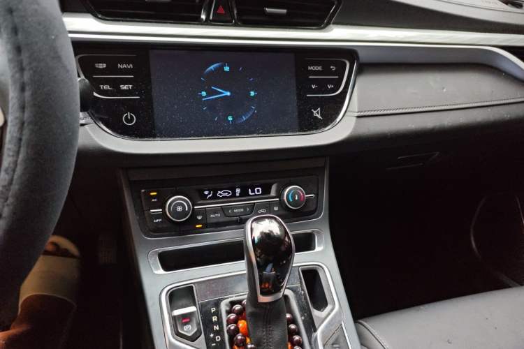 Used Geely Auto Emgrand 2019 Leading Edition 1.5L CVT Luxury Model China V Standard Audio And AC Panel