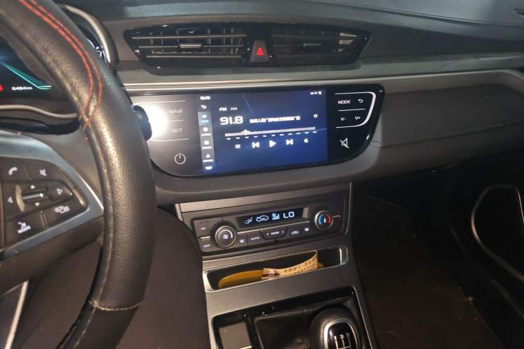 Used Geely Auto Emgrand 2019 Leading Edition 1.5L Manual Upgraded Connectivity Model China VI Standard Audio And AC Panel