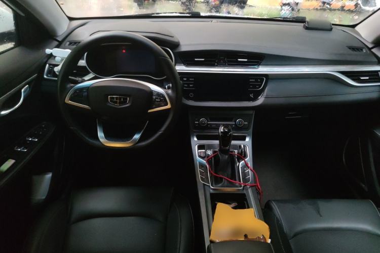Used Geely Auto Emgrand 2019 Leading Edition 1.5L CVT Upward-Connected Model China VI Standard Center Console