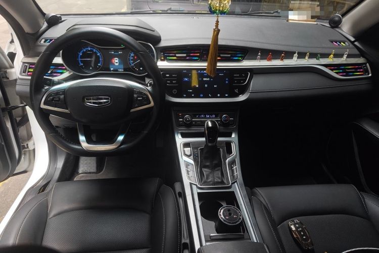 Used Geely Auto Emgrand 2019 Leading Edition 1.5L CVT Luxury Model China VI Standard Center Console