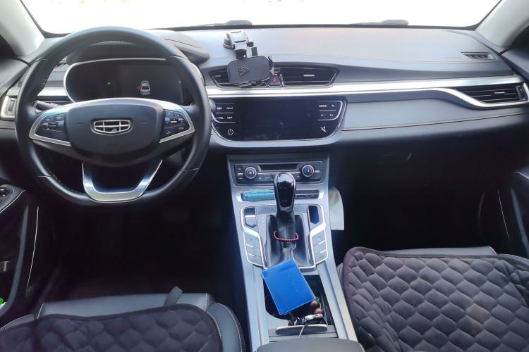 Used Geely Auto Emgrand 2019 Leading Edition 1.5L CVT Upward Asian Games Edition China VI Center Console