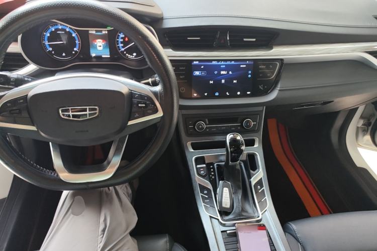 Used Geely Auto Emgrand 2019 Leading Edition 1.5L CVT Luxury Model China VI Standard Center Console
