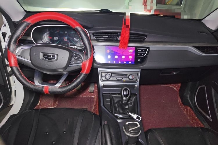 Used Geely Auto Emgrand 2019 Leading Edition 1.5L Manual Upgraded Connectivity Model China VI Standard Center Console