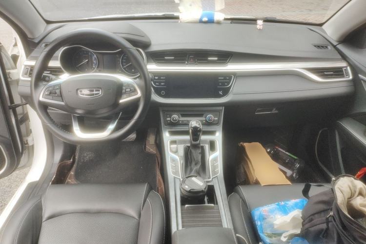 Used Geely Auto Emgrand 2019 Leading Edition 1.5L CVT Luxury Model China VI Standard Center Console