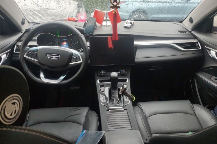 Used Geely Auto Emgrand 2019 Leading Edition 1.5L CVT Luxury Model China VI Standard Center Console