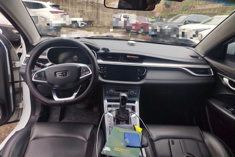 Used Geely Auto Emgrand 2019 Leading Edition 1.5L CVT Upward Connectivity Model China V Standard Center Console