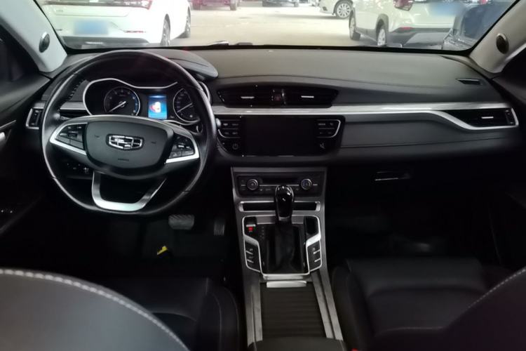 Used Geely Auto Emgrand 2019 Leading Edition 1.5L CVT Luxury Model China VI Standard Center Console