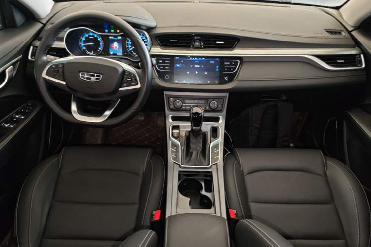 Used Geely Auto Emgrand 2019 Leading Edition 1.5L CVT Luxury Model China VI Standard Center Console