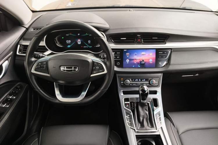 Used Geely Auto Emgrand 2019 Leading Edition 1.5L CVT Upward-Connected Model China VI Standard Center Console