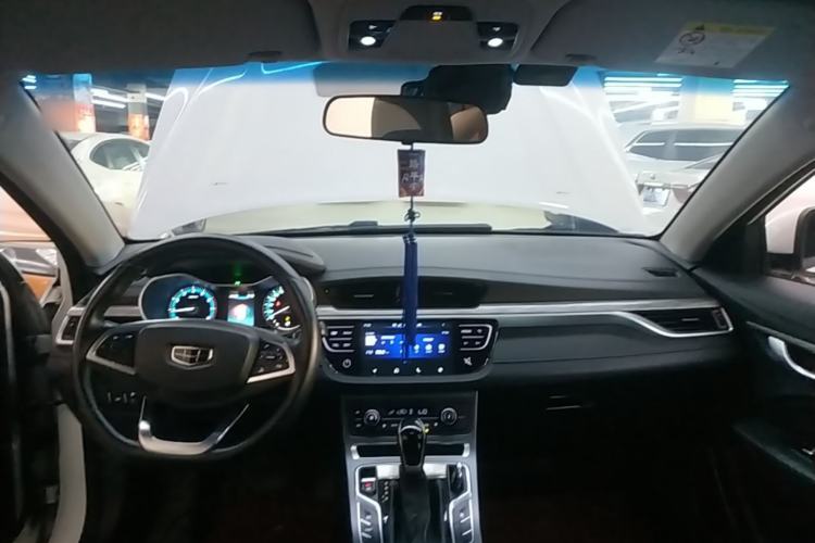 Used Geely Auto Emgrand 2019 Leading Edition 1.5L CVT Luxury Model China VI Standard Center Console