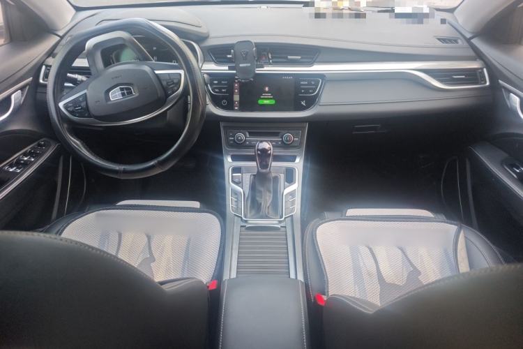 Used Geely Auto Emgrand 2019 Leading Edition 1.5L CVT Upward-Connected Model China VI Standard Center Console
